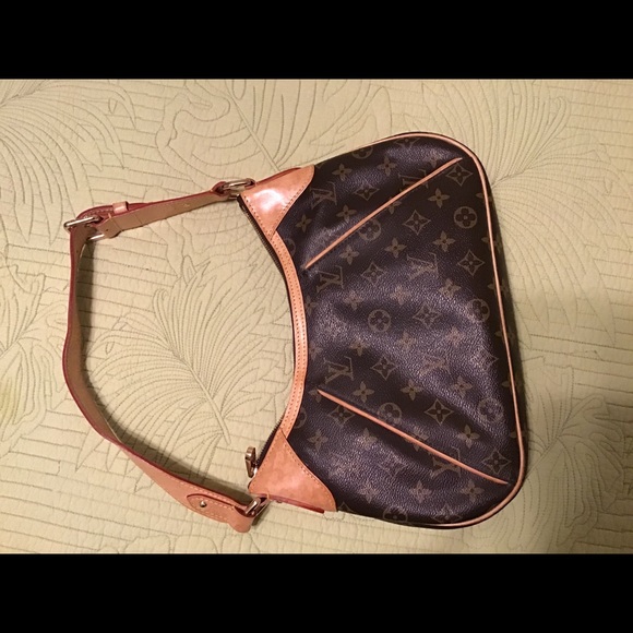 Louis Vuitton Over the Shoulder Handbag Authentic - Picture 5 of 12